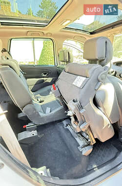Минивэн Renault Scenic 2012 в 