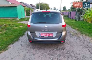 Минивэн Renault Scenic 2014 в 