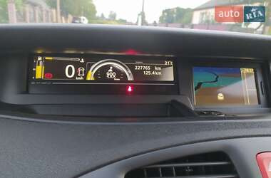 Минивэн Renault Scenic 2014 в 