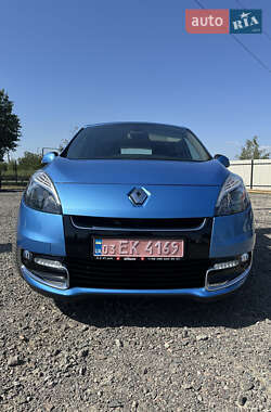Минивэн Renault Scenic 2012 в 