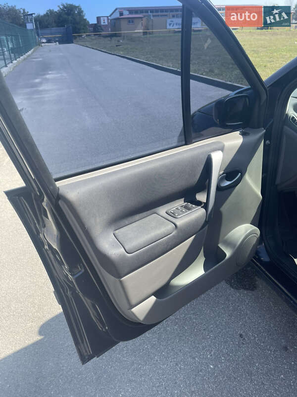 Минивэн Renault Scenic 2008 в Каменец-Подольском фото 17 Минивэн Renault Scenic 2008 в Каменец-Подольском