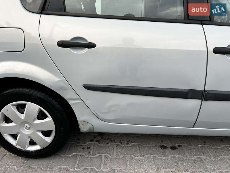 Мінівен Renault Scenic 2004 в Кам'янець-Подільському фото 8 Мінівен Renault Scenic 2004 в Кам'янець-Подільському