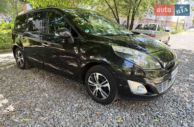 Минивэн Renault Scenic 2009 в 