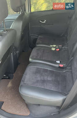 Минивэн Renault Scenic 2010 в 