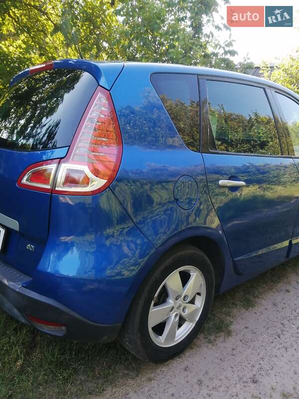 Минивэн Renault Scenic 2009 в Нежине