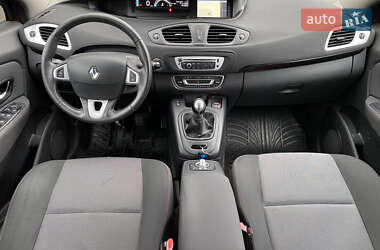 Минивэн Renault Scenic 2012 в 
