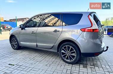 Минивэн Renault Scenic 2012 в 
