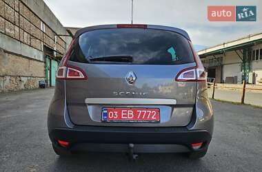 Минивэн Renault Scenic 2009 в 