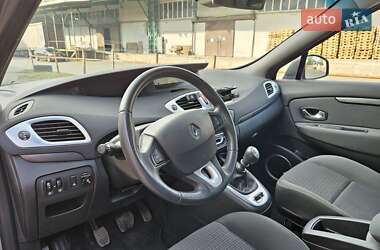 Минивэн Renault Scenic 2009 в 