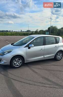 Минивэн Renault Scenic 2011 в 