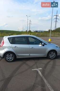 Минивэн Renault Scenic 2011 в 