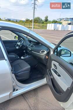 Минивэн Renault Scenic 2011 в 