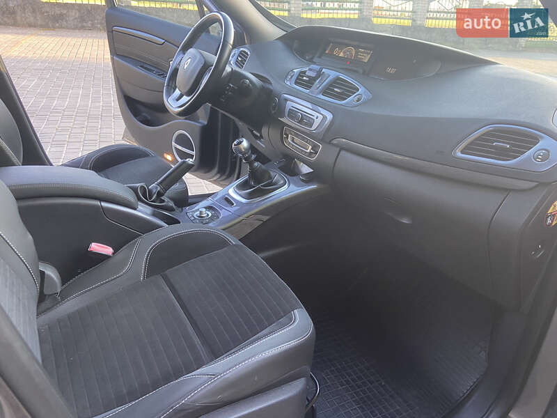 Минивэн Renault Scenic 2013 в Киеве