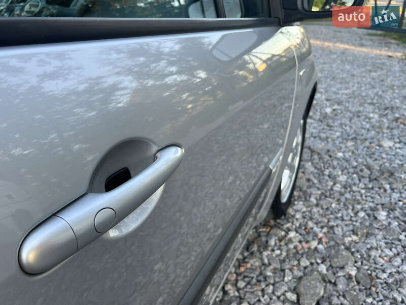 Минивэн Renault Scenic 2006 в Виннице