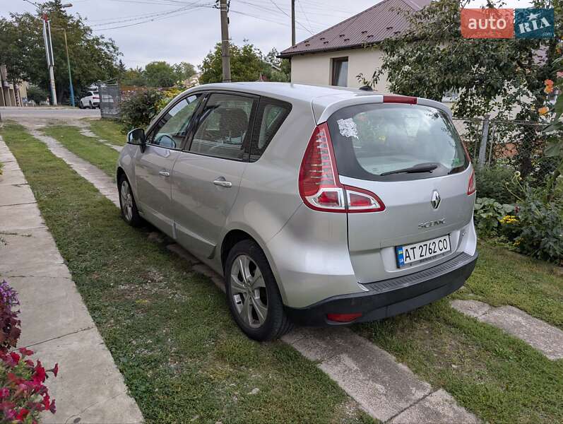 Мінівен Renault Scenic 2011 в Івано-Франківську