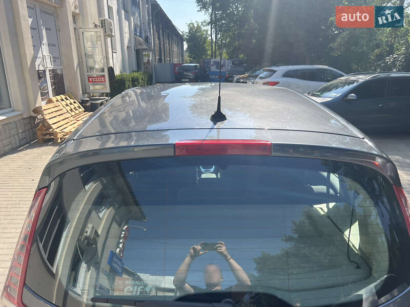 Мінівен Renault Scenic 2011 в Івано-Франківську