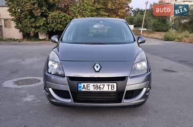 Минивэн Renault Scenic 2011 в 