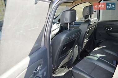 Минивэн Renault Scenic 2013 в 