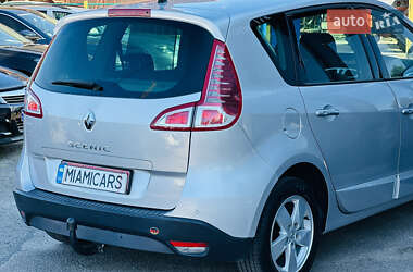Минивэн Renault Scenic 2009 в 