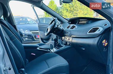 Минивэн Renault Scenic 2009 в 