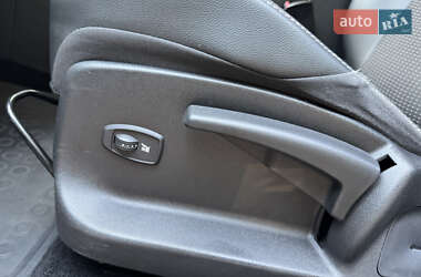 Минивэн Renault Scenic 2013 в 