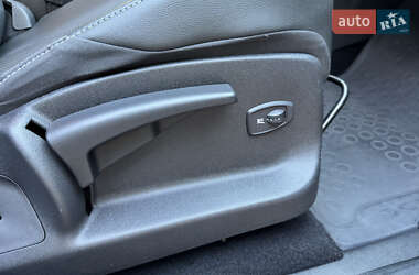 Минивэн Renault Scenic 2013 в 