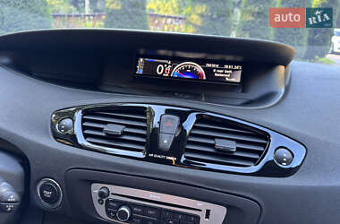 Минивэн Renault Scenic 2013 в 