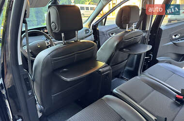 Минивэн Renault Scenic 2013 в 