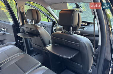 Минивэн Renault Scenic 2013 в 