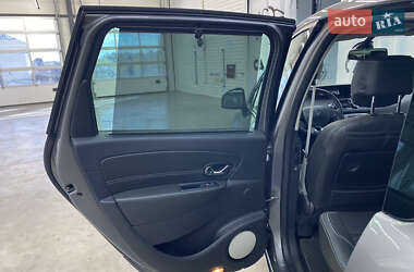 Минивэн Renault Scenic 2016 в 