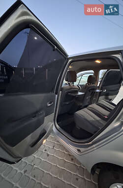 Минивэн Renault Scenic 2005 в 