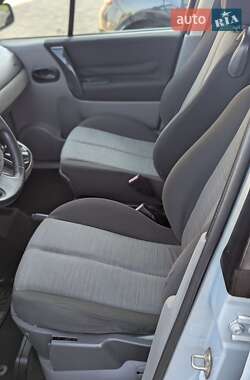 Минивэн Renault Scenic 2004 в 