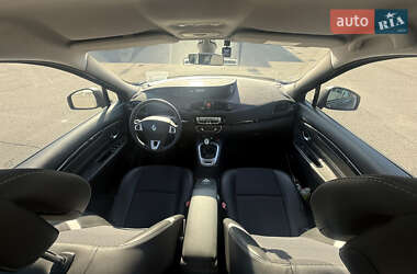 Минивэн Renault Scenic 2011 в 