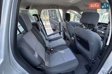 Минивэн Renault Scenic 2013 в 