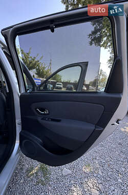 Минивэн Renault Scenic 2013 в 