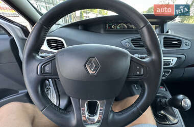 Минивэн Renault Scenic 2013 в 