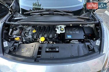 Минивэн Renault Scenic 2013 в 