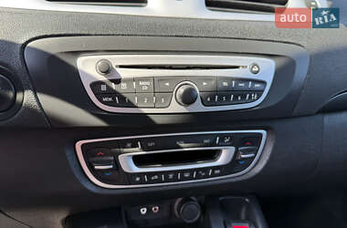Минивэн Renault Scenic 2010 в 