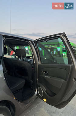 Минивэн Renault Scenic 2010 в 