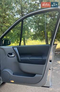 Минивэн Renault Scenic 2005 в 