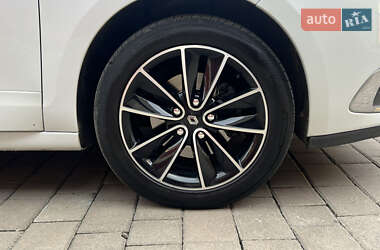 Минивэн Renault Scenic 2013 в 