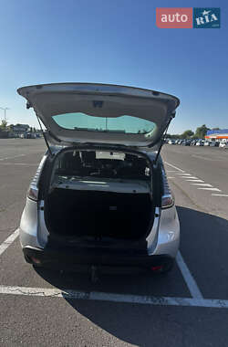 Минивэн Renault Scenic 2015 в 