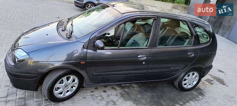 Минивэн Renault Scenic 2002 в 