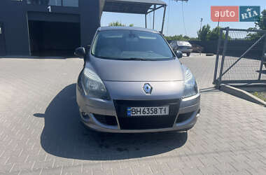 Минивэн Renault Scenic 2009 в 