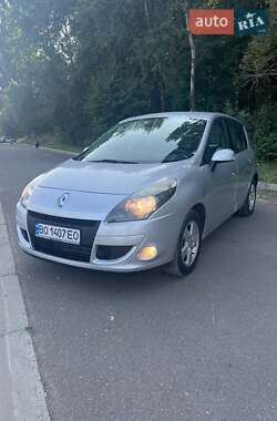Минивэн Renault Scenic 2009 в 