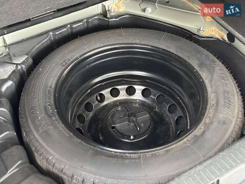 Мінівен Renault Scenic 2014 в Києві фото 60 Мінівен Renault Scenic 2014 в Києві