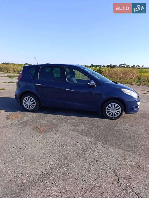 Минивэн Renault Scenic 2010 в Андрушевке
