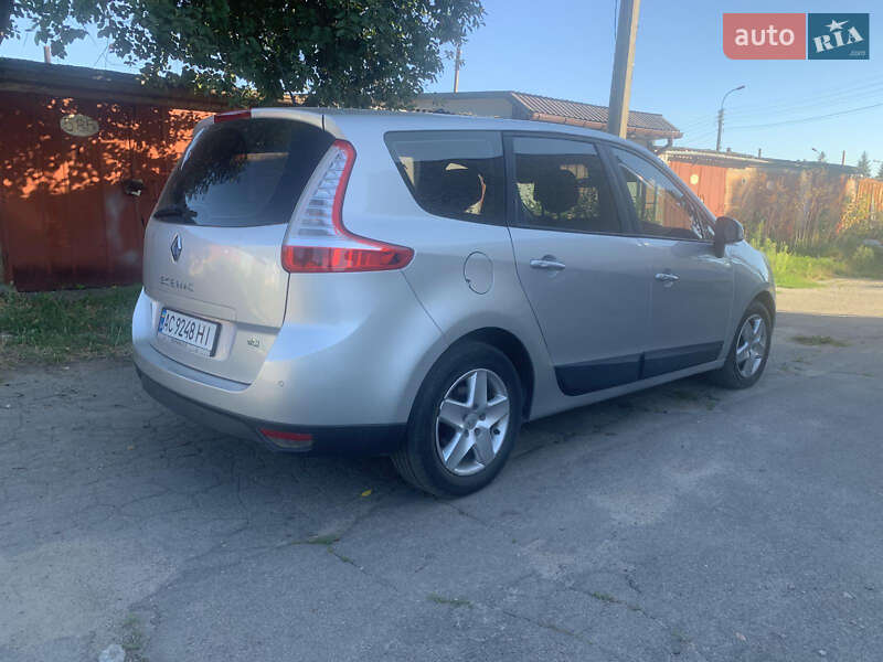 Минивэн Renault Scenic 2012 в Умани