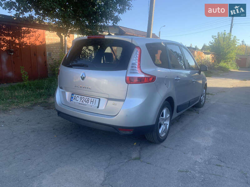 Минивэн Renault Scenic 2012 в Умани
