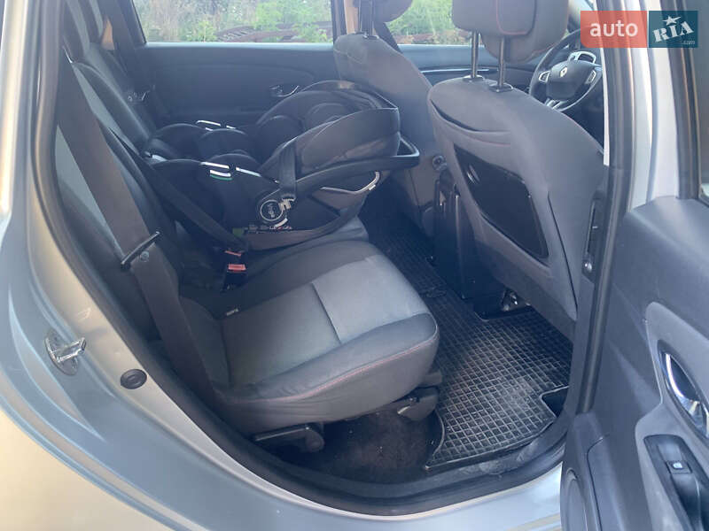 Минивэн Renault Scenic 2012 в Умани